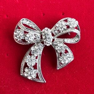 Elegant Silver Bow Brooch